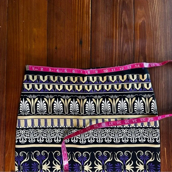 J.Mclaughlin Women’s  Rayon Blend Lucy Midi Skirt Pencil Skirt.  Back Slit. Sz 2 - Picture 7 of 9